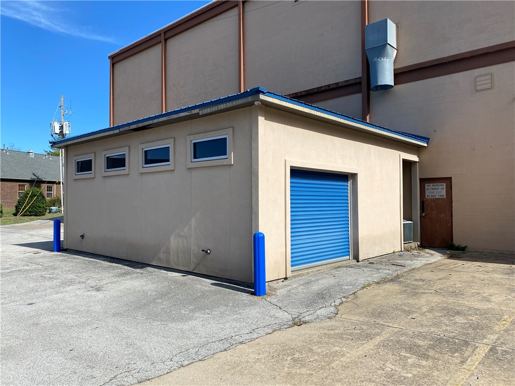 Fayetteville Outlots - Commercial Lease