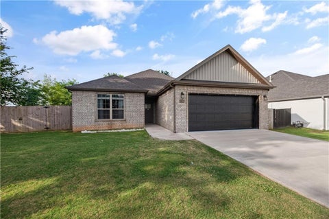 Photo of 730 Winston Place, Centerton, AR 72719 (MLS # 1358885)
