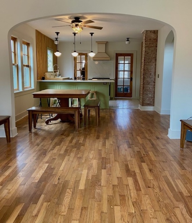 Step into timeless elegance in this beautifully restored historic home, perfectly situated in the highly sought-after Wilson Park districtājust minutes from Dickson Street, Downtown Fayetteville, and the University of Arkansas.
Featuring gleaming restored hardwood floors, a sun-drenched light-filled sunroom, a dedicated home office ideal for remote work, and a spacious walk-in pantry, this residence seamlessly blends historic charm with all the modern amenities you desire. Every update has been made with care, preserving the homeās character while elevating comfort and functionality.
Live where history meets convenience in one of Fayettevilleās most desirable neighborhoods. Donāt miss your chance to lease this rare gem!