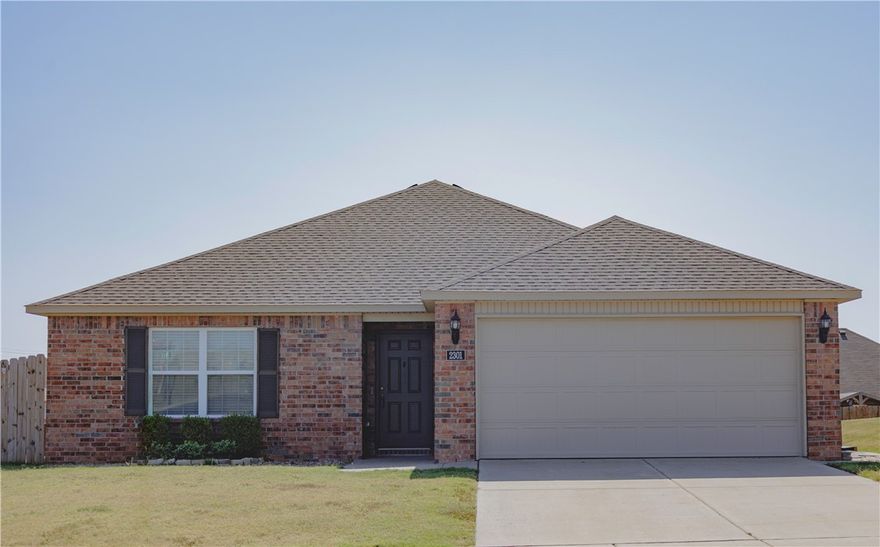 Move-in ready! 3 bedrooms and 2 full bathrooms. Centrally located to Pinnacle mall and easy access to l-49. This all electric home also features solar panel energy, making utilities affordable! Open floor plan the wrap-around kitchen features granite countertops and stainless steel appliances. Brand-new refrigerator with automatic ice-maker just installed! Sizable dining area and a living room with high ceilings and lots of natural light. Large corner lot and a spacious back patio for relaxation. Master bedroom features large walk-in closet.