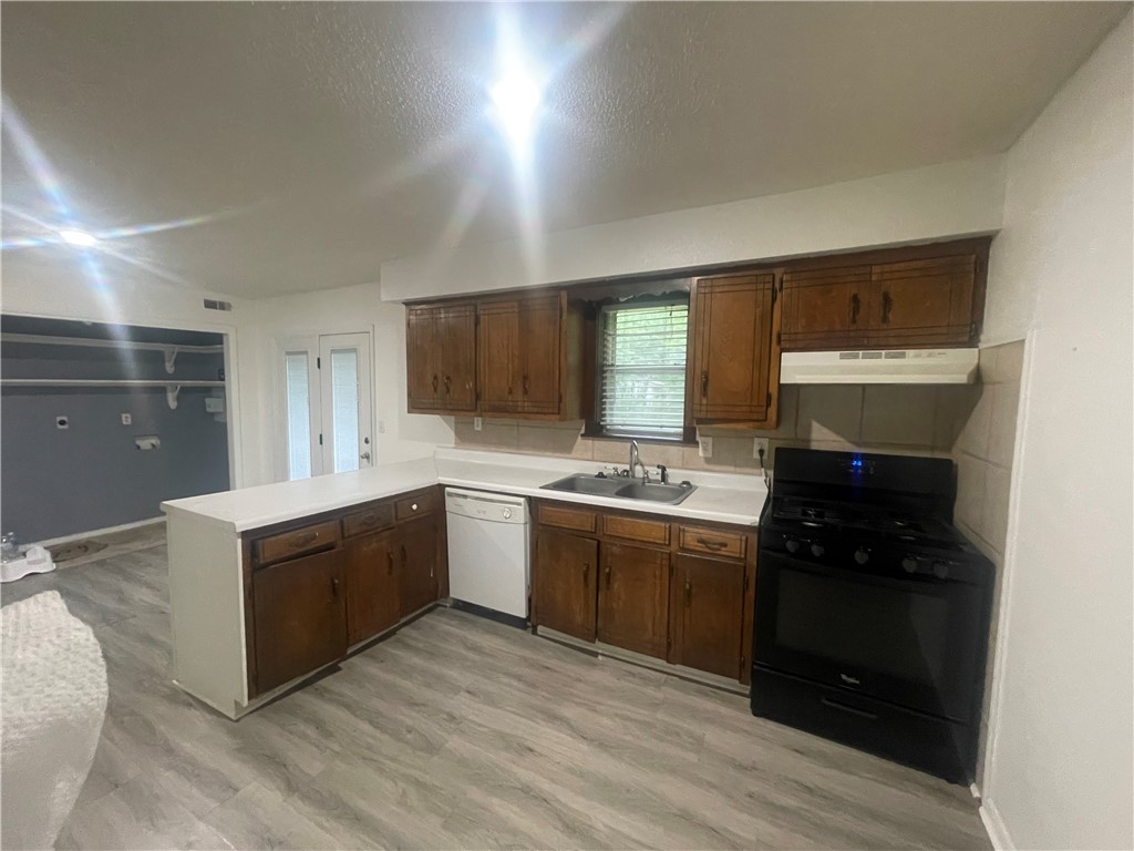 THOMPSON HEIGHTS - Residential