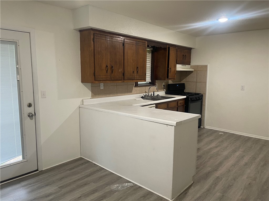 THOMPSON HEIGHTS - Residential