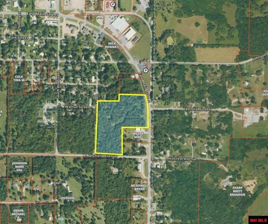 Attention Entrepreneurs! Rare opportunity with lots of possibilities. Featuring 10.65 AC M/L on 62/412 frontage. All city utilities, high speed internet, natural gas. Direct access of Hwy plus access on South St. & Orchard St for additional development.