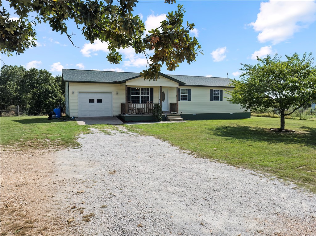 Looking for a home in the Bergman School District with room to spread out? This inviting 4-bedroom, 2-bath home on 1.5 level acres checks all the boxes.
Imagine summer evenings on your brand-new back deck, kids and pets playing safely in the fenced backyard, and plenty of space for a garden, shop, or firepit. Inside, youāll find a layout that just worksāroom for everyone, plus the comfort of single-level living.
Practical updates are already done for you: new metal roof (June 2022) for peace of mind, an attached garage for convenience, a cleared lot thatās easy to maintain but still gives you that country feel.
All of this just minutes from Harrison.
If youāve been waiting for the perfect blend of space, updates, and locationāthis is it.