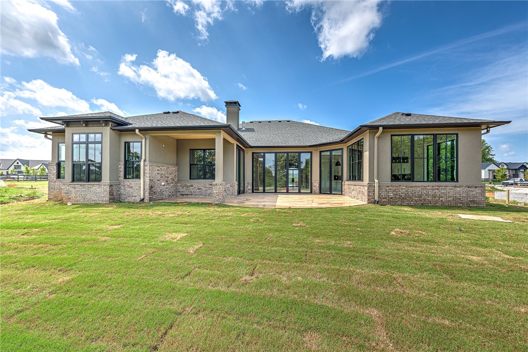 Exquisite estate on over 1 acre with a custom open floor plan in exclusive Averie Estates. This home is luxury at its finest with high ceilings throughout, gourmet kitchen featuring the fabulous GE Cafe line, 2 sets of Panoramic Doors that provide seamless indoor/outdoor living & much more. Thoughtfully designed with first class custom touches in every room. The luxurious private owners suite will allow you to have an escape with oversized his and hers closets. You can have this grand home and still be only minutes from the Pinnacle Hills Promenade & many other destinations.