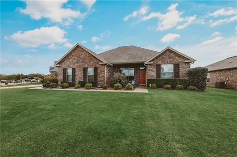 Photo of 4445 Gibson Street, Springdale, AR 72762 (MLS # 1324487)
