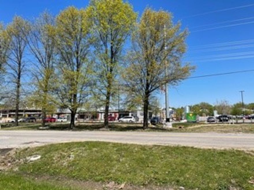 location, location, location, Downtown Bentonville investment opportunity! 4 plex less than a mile from downtown Bentonville Square, Walmart Home Office, Crystal Bridges, Across the street from 8th Street marketplace and culinary school, less than a mile from Thaden School. Great Property in the ideal location! Could be zoned Commercial.