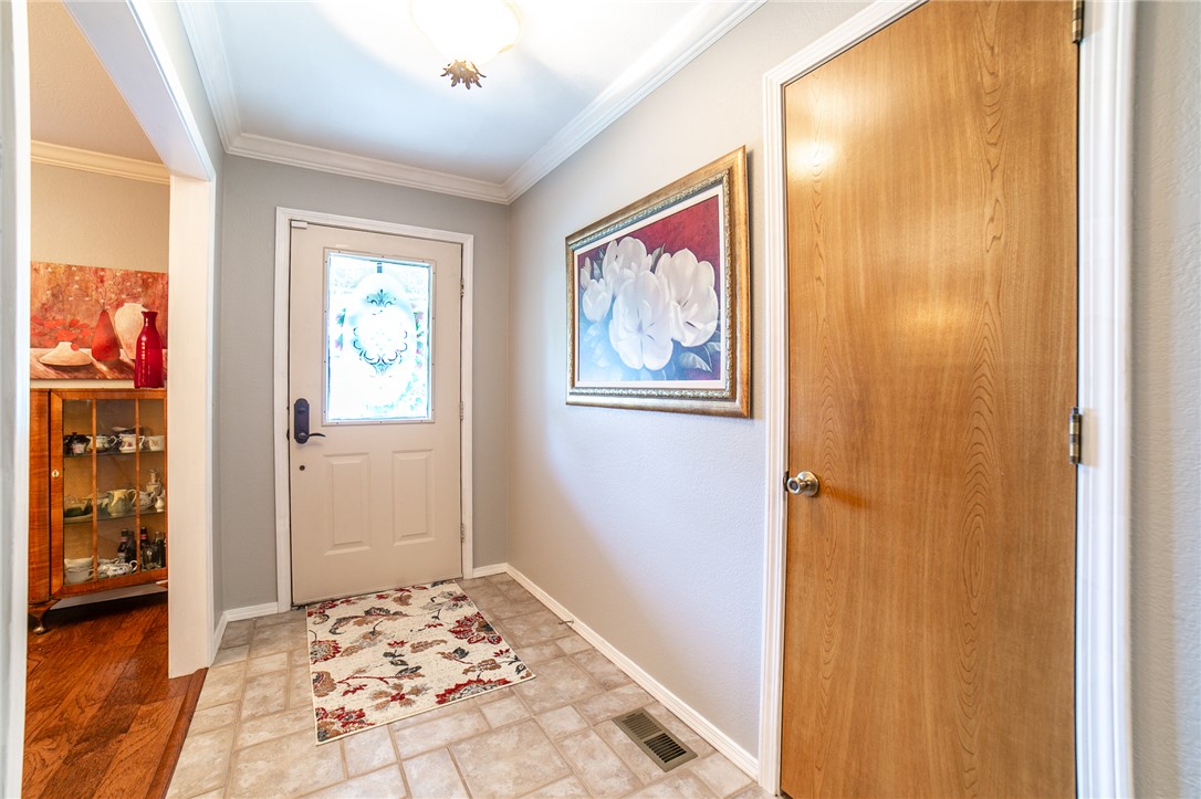 Twin Lakes Estate Rogers - Residential