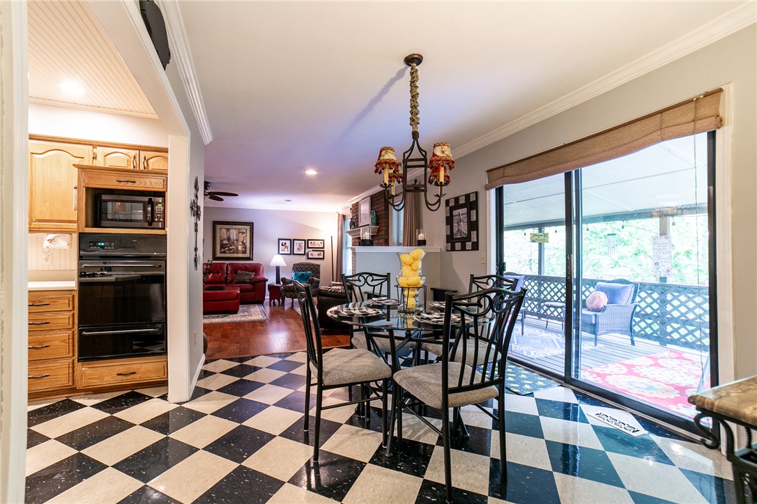 Twin Lakes Estate Rogers - Residential