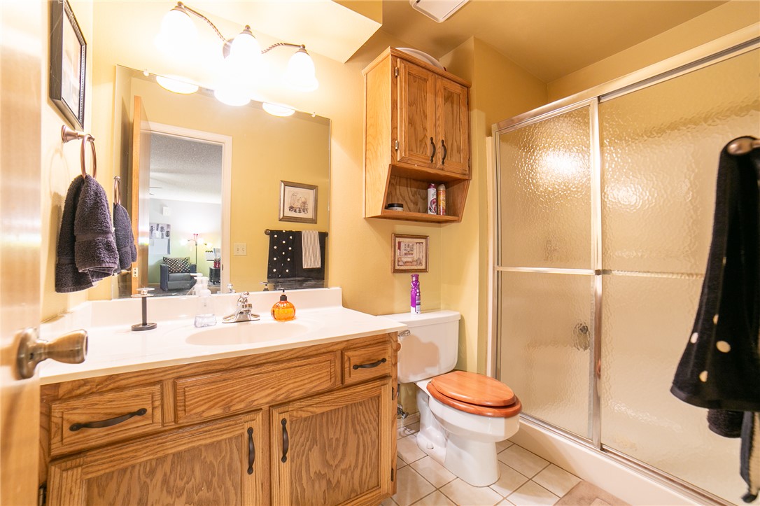 Twin Lakes Estate Rogers - Residential