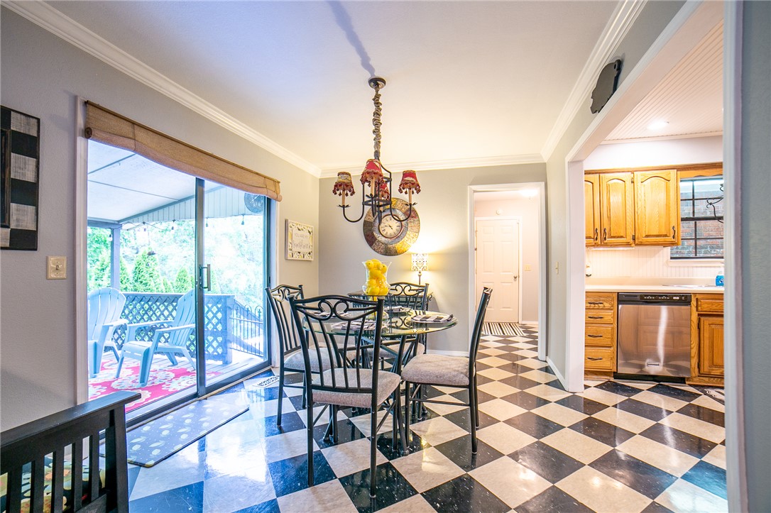 Twin Lakes Estate Rogers - Residential