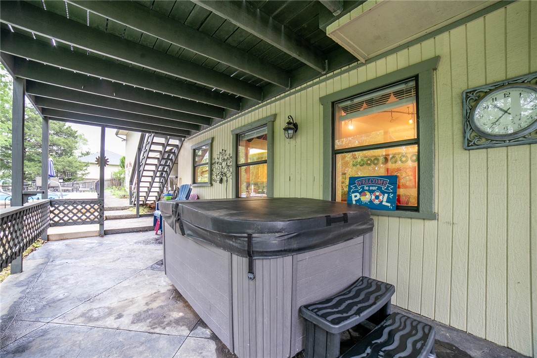 Twin Lakes Estate Rogers - Residential