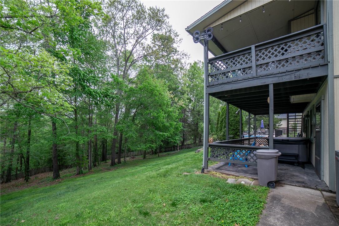 Twin Lakes Estate Rogers - Residential