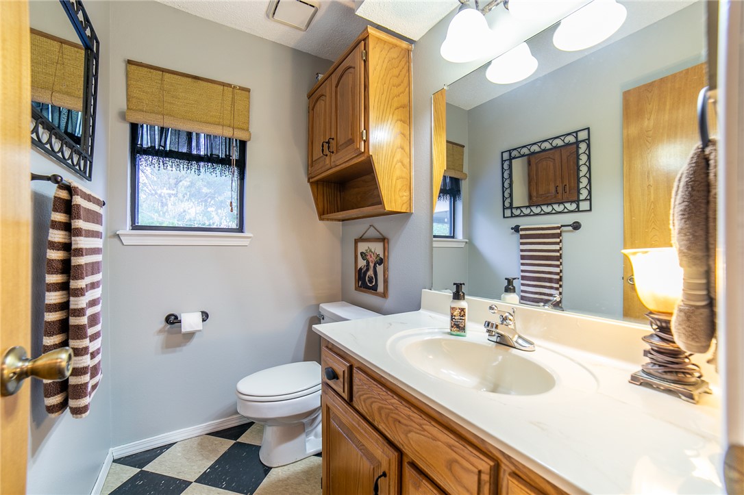 Twin Lakes Estate Rogers - Residential