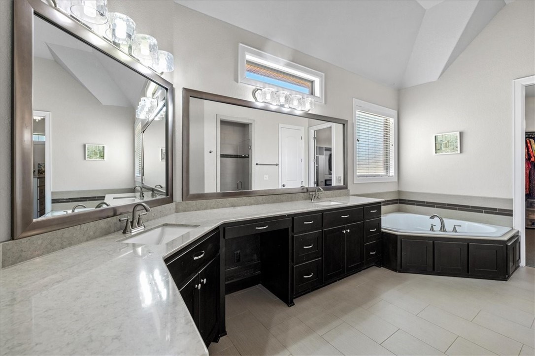 Shadow Valley Pud Ph Vii Rogers - Residential