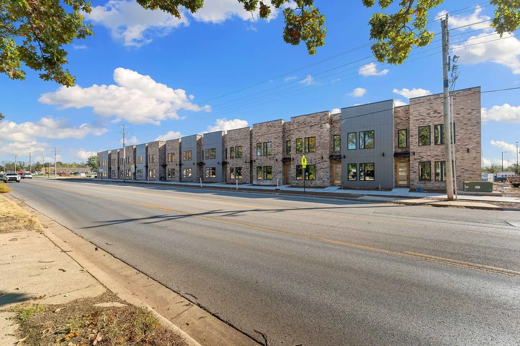 Rogers, Arkansas 72756, United States, 3 Bedrooms Bedrooms, ,3 BathroomsBathrooms,Residential,Active,12150