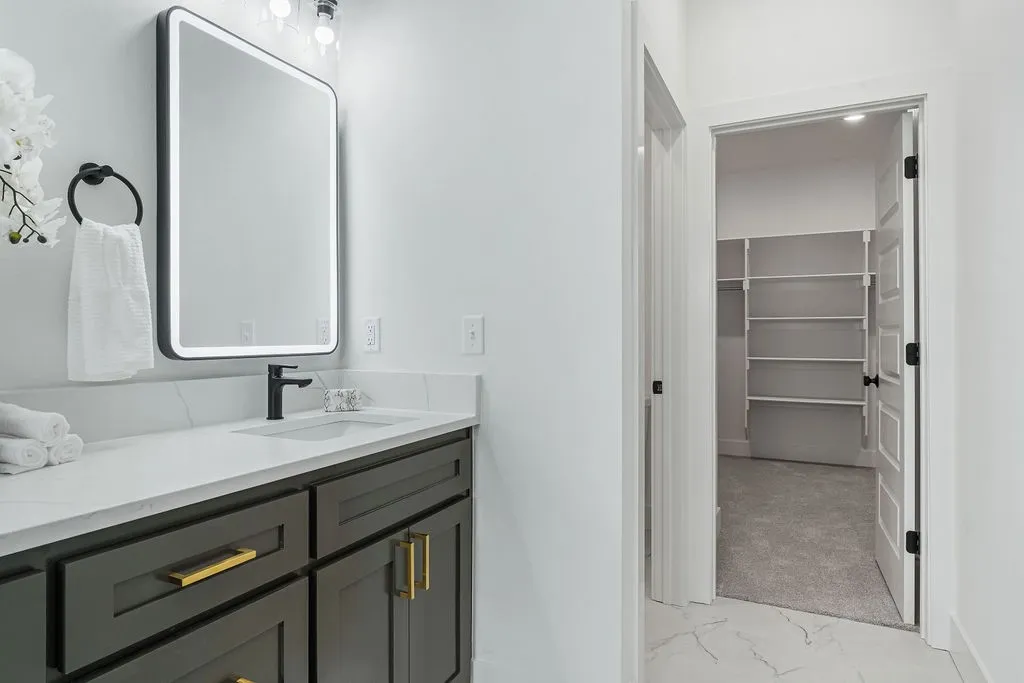 Rogers, Arkansas 72756, United States, 3 Bedrooms Bedrooms, ,3 BathroomsBathrooms,Residential,Active,12150