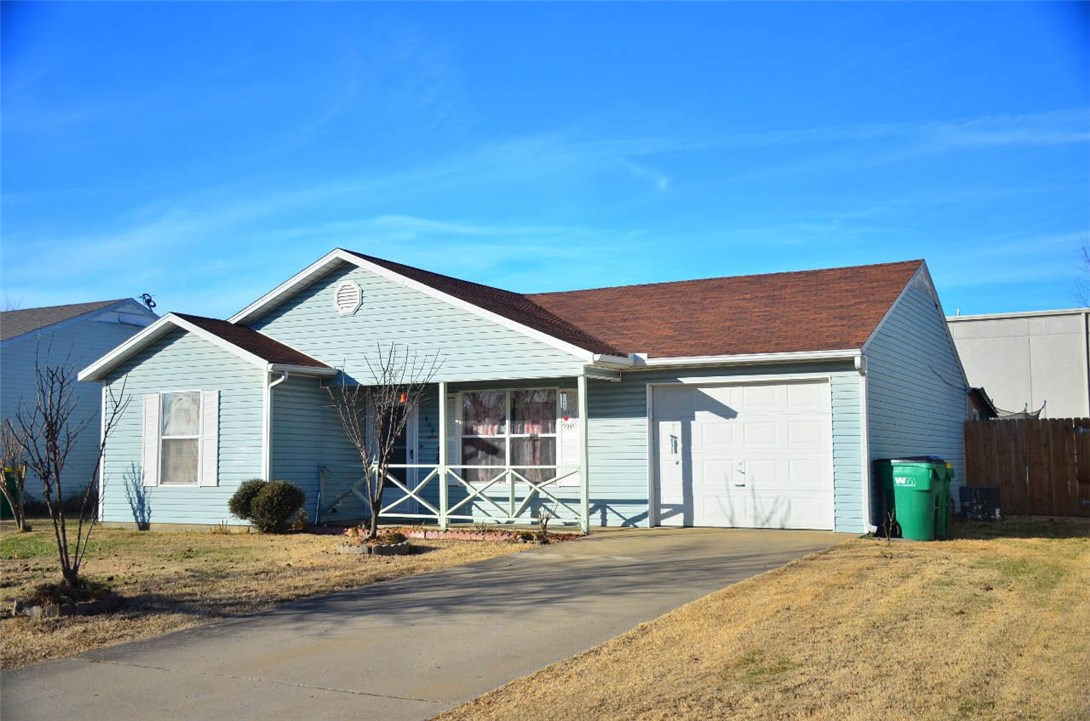 Very well kept home close to shopping centers. must see it.