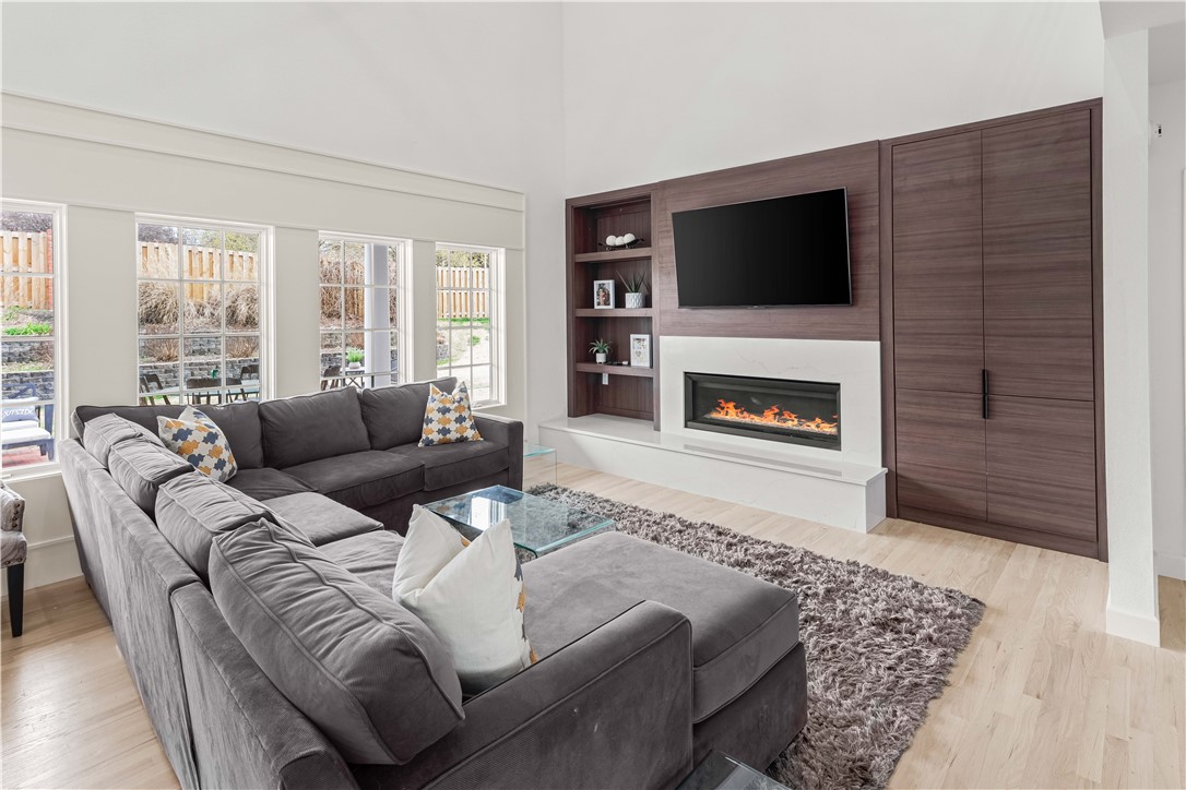 Pinnacle, Champions Golf & Cc Rogers - Residential