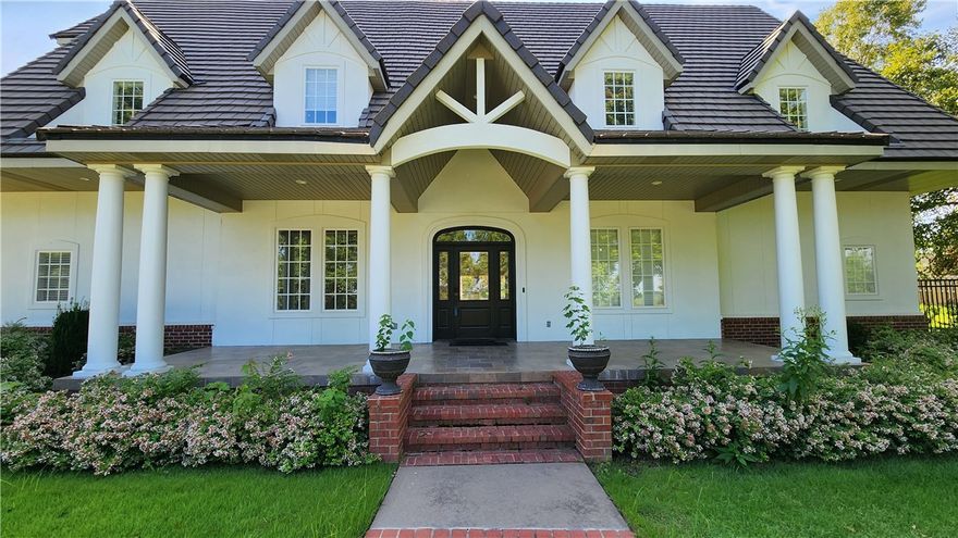 Hard to find a turnkey home inside Pinnacle at this price for the SQ FT, double lot, pool concept ready for it to become your dream home in the Bentonville school district. 6 bed/3.5 bath open-concept home makes it perfect for entertaining for the upcoming holiday season! Grand 4-car oversized garage provides both heated & cooled storage space. Situated on 2 lots totaling .67 acres with golf course views, this home has plenty of room to grow into the perfect outdoor oasis. The kitchen is fully appointed with an upgraded Brazilian granite feature and a waterfall edge that will impress! Real hardwood flooring was refinished & treated ensuring years of beauty & durability. The primary bathroom features an oversized soaking tub as well as a ceramic tile accented shower with dual shower heads - plus additional two handheld showerheads. Outside you will find a beautifully landscaped yard & an herb garden! Backyard concept available upon request, plumbed for swimming pool installation & ready for you before the New Year!