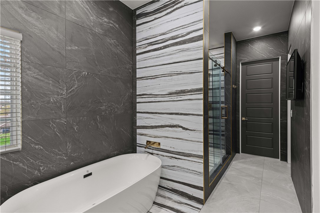 Pinnacle, Champions Golf & Cc Rogers - Residential