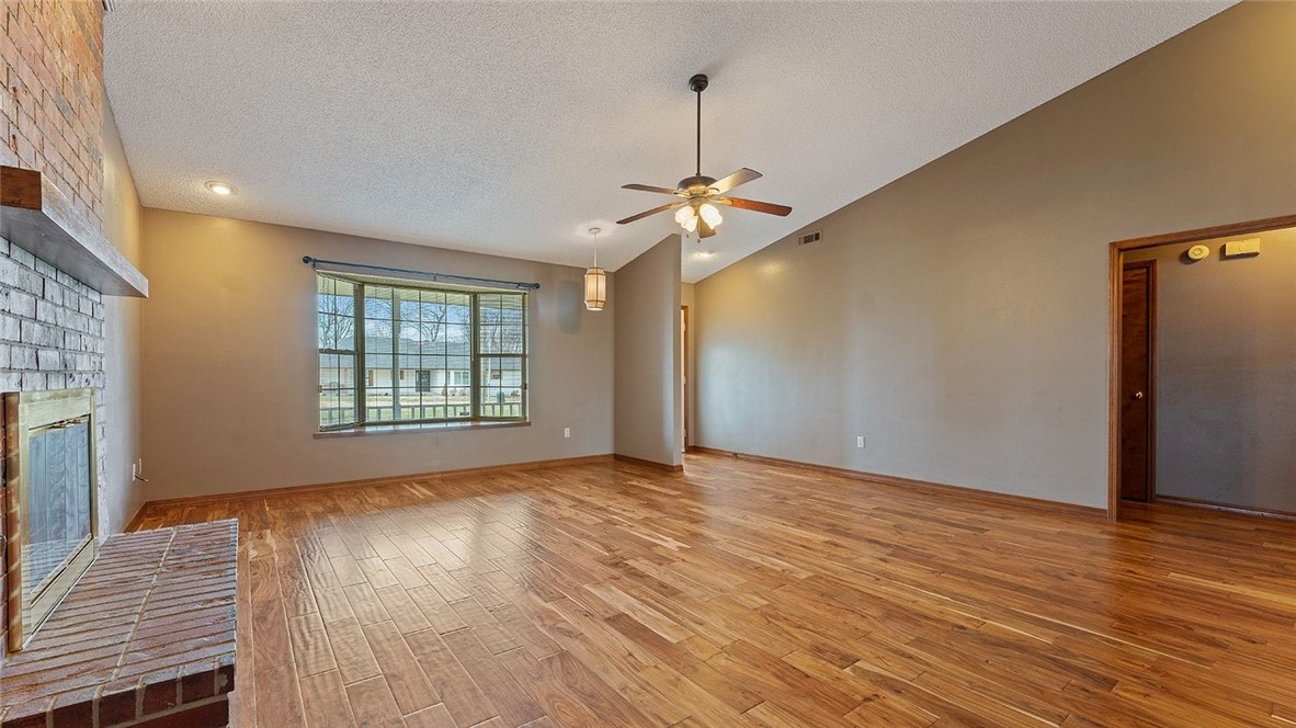 Bartletts Add Cave Spgs - Residential