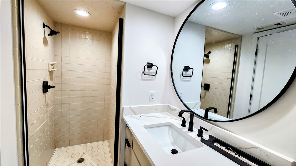 Pinnacle, Champions Golf & Cc Rogers - Residential