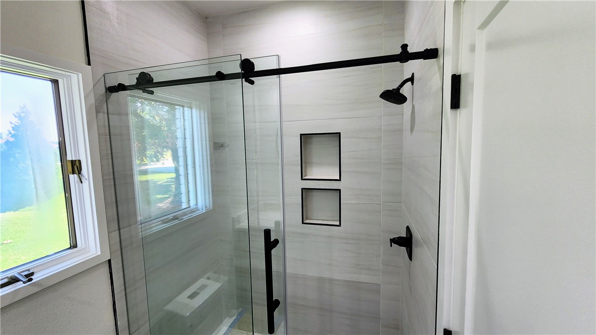 Pinnacle, Champions Golf & Cc Rogers - Residential