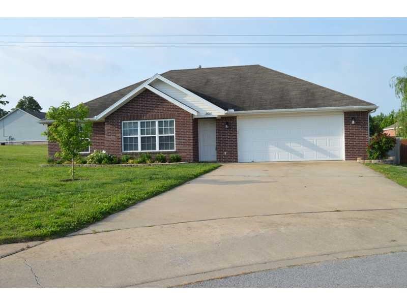 Great, desirable location on Cul de sac. Large fenced in yard.