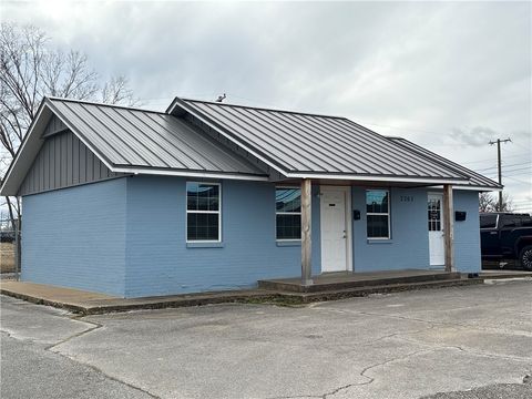 2303 Beacon Circle Drive Rogers AR 72758