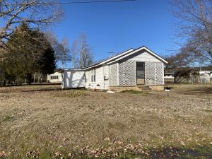 Nice home in quiet town nice size yard