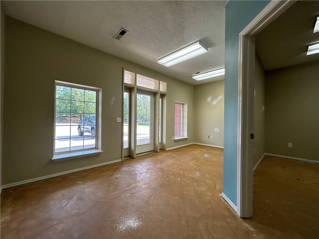 Vantage Square - Commercial Lease