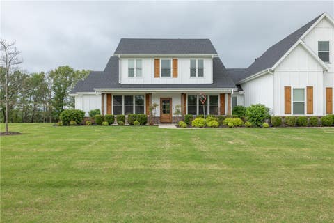 Photo of 1423 River Point Road, Fayetteville, AR 72703 (MLS # 1343454)