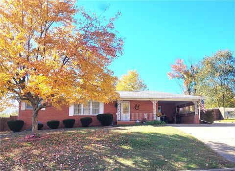 Photo of 414 Bella Vista, Harrison, AR 72601 (MLS # 1326969)