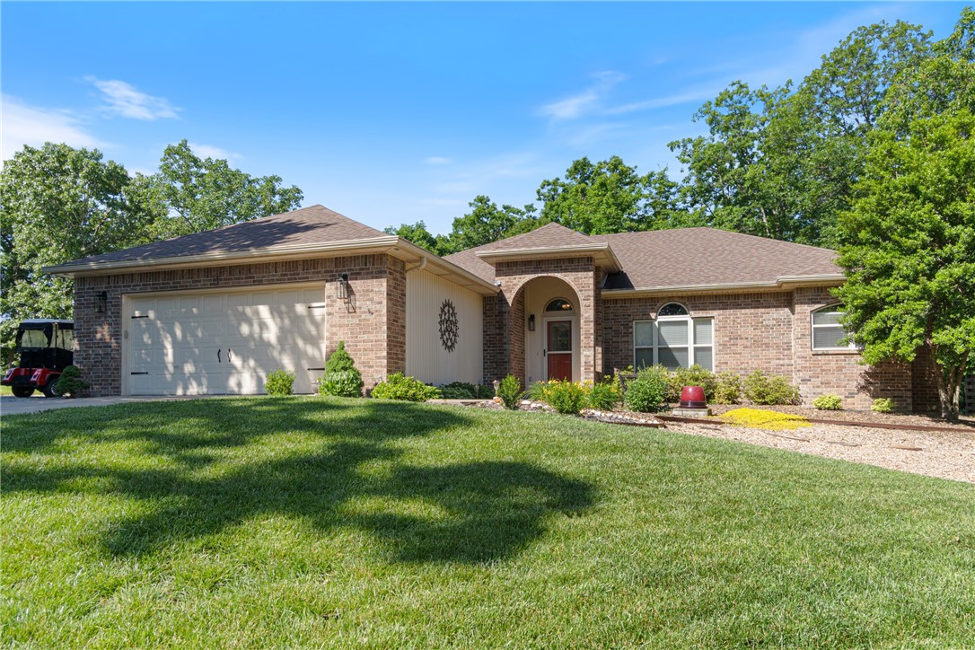 Golf Course Home, on Highlands Golf Course. This home Features a safe room, constructed as the Primary Closet. The primary berm features a 2-sided fireplace, with a private office or a sitting room for you to enjoy reading. Formal dining room for those special family events. This Living room has built-in oak book case, and beautiful hardwood floors. Sun Rm mini split 2021, Roof 2019, Havc System 4 ton Jan, 2020, Septic pump and inspected 2023.