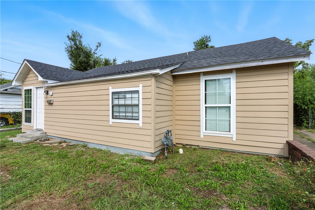 An exceptional investment opportunity just 2 blocks from the vibrant heart of Downtown Rogers! This unique property has been thoughtfully split into 2 separate homes, offering incredible flexibility:live in one unit and rent out the other, or maximize your returns by leasing both. The front unit features 3 spacious beds and 2 baths, currently rented at $1,500/month. The back unit offers 2 beds and 1 bath, also generating $1,500/month in rental income. New roof, hvac, and water heater. Both units are well-maintained, providing comfortable living spaces for tenants and peace of mind for investors. Just steps from the lively shops, restaurants, and entertainment of Downtown Rogers. Popular spots- Plus, only 2 miles from the scenic Lake Atalanta Park & Trails, perfect for outdoor enthusiasts. Whether youāre looking to expand your portfolio or find a home with income potential, this is a rare find in one of Rogersā most sought-after neighborhoods. Donāt miss your chance to own a piece of this thriving community!