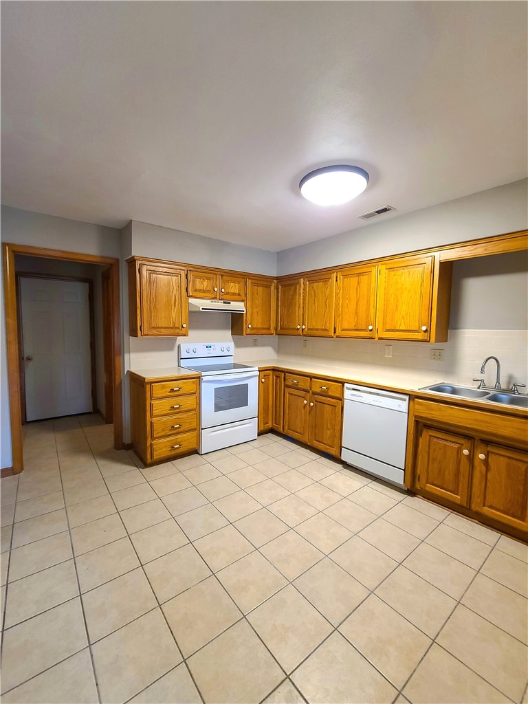 Windsor Place Sub Rogers - Residential