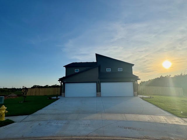 Unique and modern best describe these 3 bed 2.5 bath Brand New Construction Duplexes in SW Bentonville. Lots of amenities that include quartz counter tops, luxury vinyl Plank flooring throughout, 2" faux wood blinds, upstairs study nook, ALL appliances, private covered back patio and more. Walking distance to Bentonville's newest Creekside Park, a 35-acre community park, with regulation cricket field, pickleball courts, evening-lit dog park, splash pad, playground and passive recreation space with a group pavilion. Close to everything Bentonville has to offer. **Pictures may not be of exact unit**