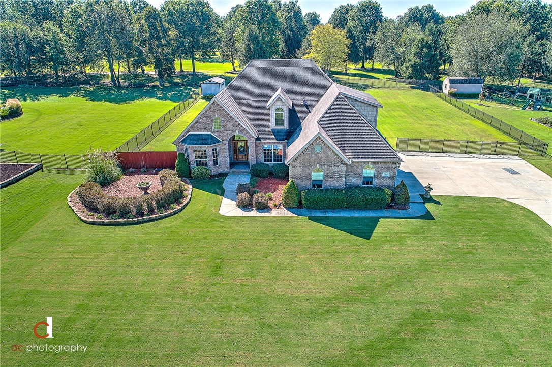 Beautiful home on 1 acre lot, access to Lost Springs Golf Course, pool and a plenty of room to entertain! Super spacious Master bedroom and bath, with access out to pool area. Upstairs you'll find 3 spacious bedrooms, 2 with Jack N' Jill bath and a large Bouns room that could be used as a movie room or anything you can imagine! Pool pump and HVAC new in 2018! Come in, Welcome home!
