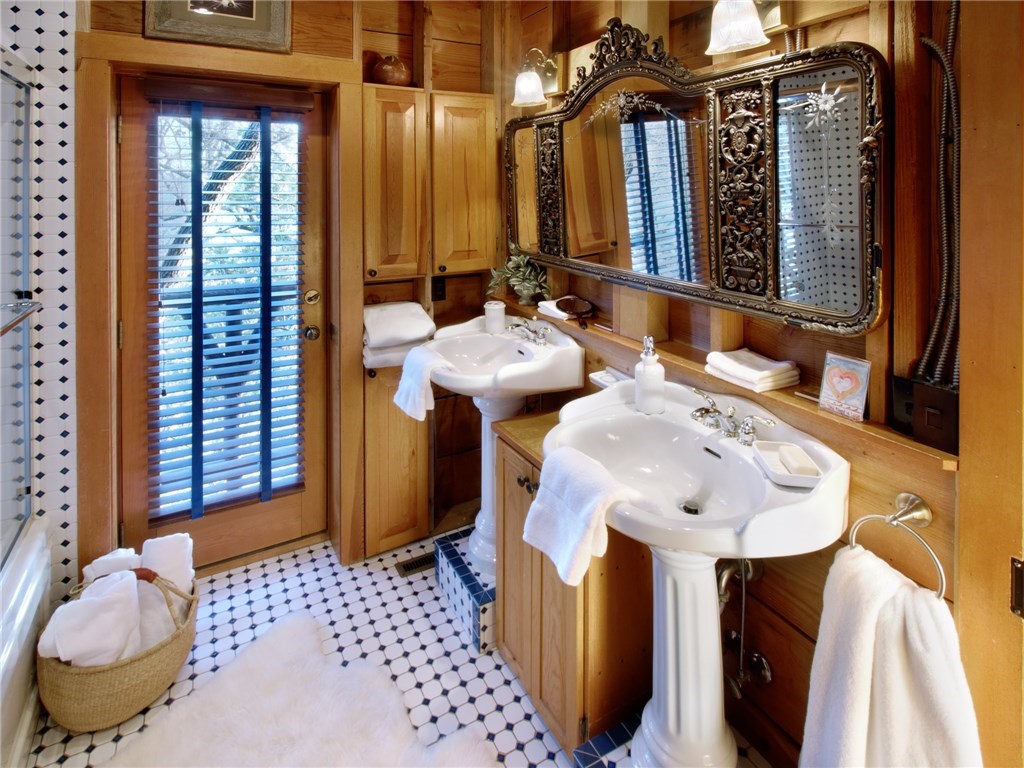 Sherwood Forest - Residential