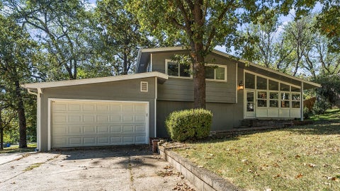Photo of 901 E Overcrest Street, Fayetteville, AR 72703 (MLS # 1364376)