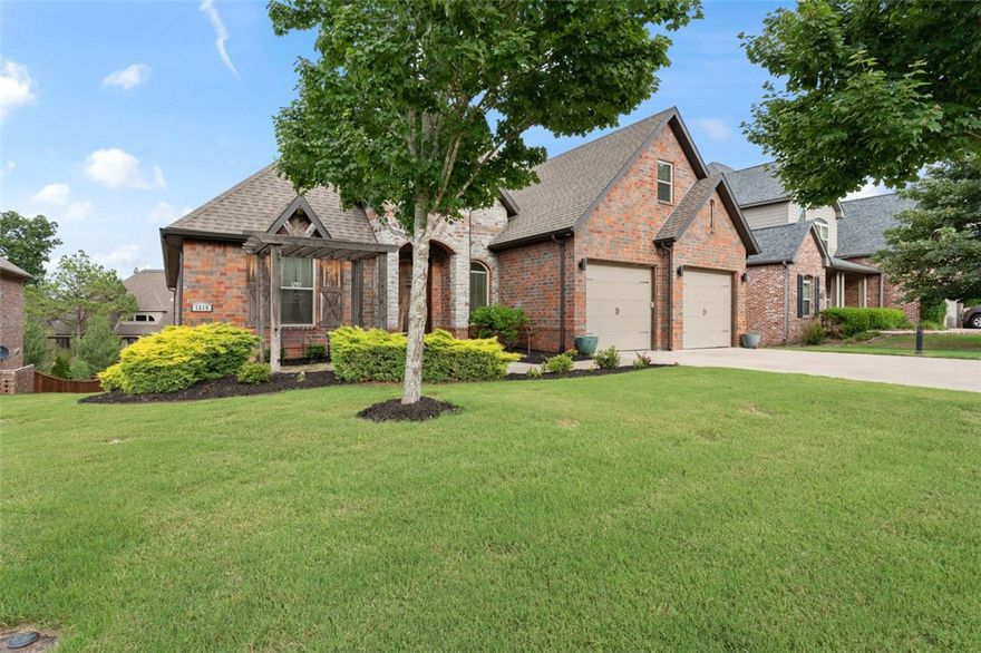 Great home in a really great subdivision with an awesome community pool! This beautiful home is located just a few minutes away from art and adventure. Two major trailheads (Milk Run and Hand Cut Hollow) , Crystal Bridges Museum of American Art, the Scott Family Amazeum, the new Wal-Mart headquarters and Downtown Bentonville are just a few of the highlights located within a few minutes of this prime location. The home features a 4 bedroom, 3.5 bathroom and an open concept living area that is awesome for entertaining. There are three bedrooms, including master on the main level, with a bonus room and another bedroom and bath upstairs. Off the kitchen you will find another flex area that is ideal for an office! Beautiful wainscoting detail fills the front foyer and formal dining area and high ceilings can be found throughout the home. The expansive backyard includes a screened-in porch and a beautiful view of one of the best neighborhoods in Northwest Arkansas!