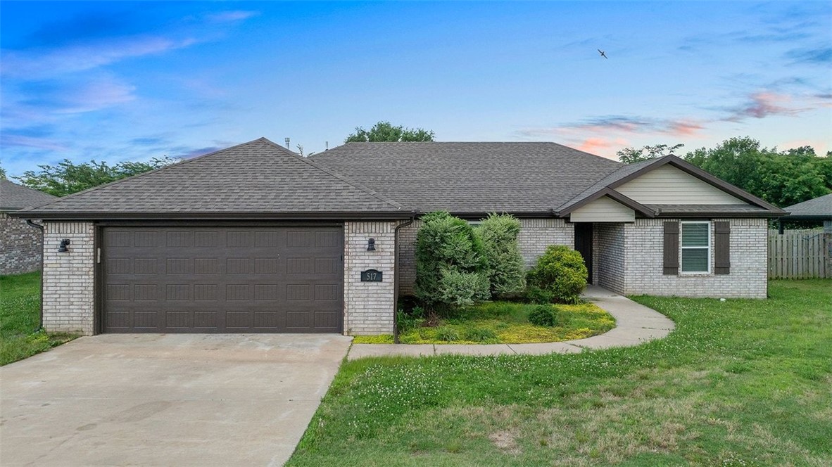 Photo 1 of 33 — 517 Eagle Drive, Gravette, AR 72736