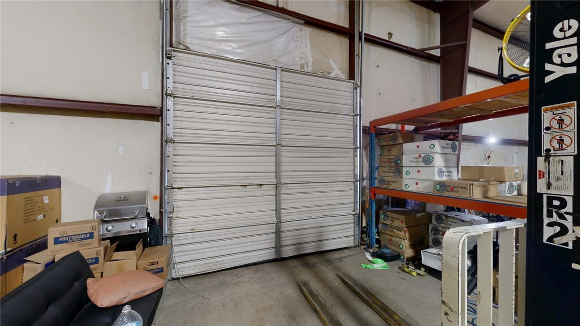 Space Center Hpr - Commercial Lease