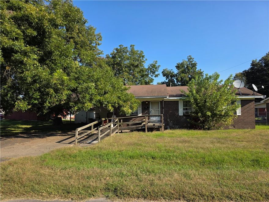 This 3-bedroom, 1-bath home offers 1,343 square feet of potential and sits on two large city lots, with one being a corner lot. Whether you’re an investor looking for your next project or someone ready to tackle a fixer-upper, this property is full of opportunity.
Being sold as-is, where-is — no repairs will be made.

Any accepted Real Estate Contract are subject to Probate Court approval.