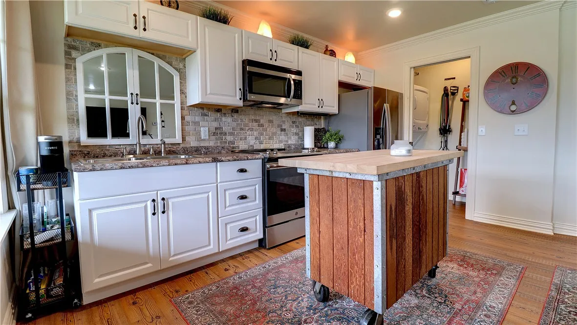 Springdale, Arkansas 72764, United States, 3 Bedrooms Bedrooms, ,2 BathroomsBathrooms,Residential,Active,222394