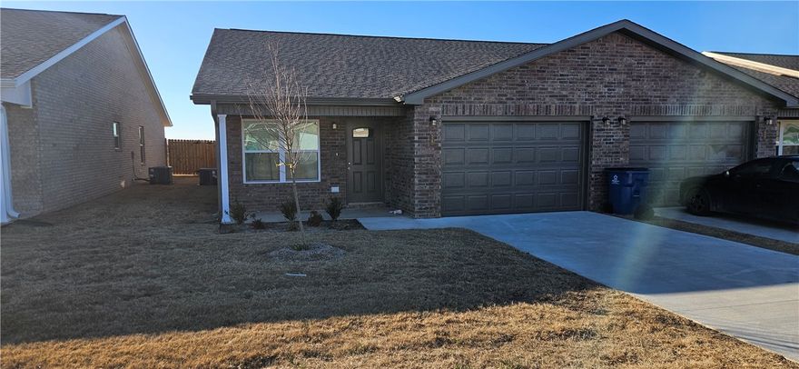 Brand new duplexes in Bentonville close to NWA Regional Airport for lease. Home features 3 bedrooms, 2 bathrooms, 2 car garage, LVP throughout home, granite countertops, ceiling fans, open floorplan, covered back patio for grilling/entertaining, fenced in yard and all appliances included. 1 month free rent with all 1 year leases signed by March 1, 2026.