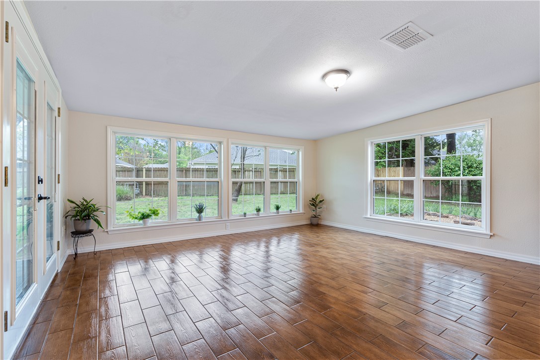 Tolleson Acres Sub Ph Ii Siloam Spgs - Residential