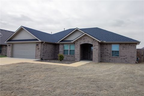 305 Pin Oak Street Gentry AR 72734