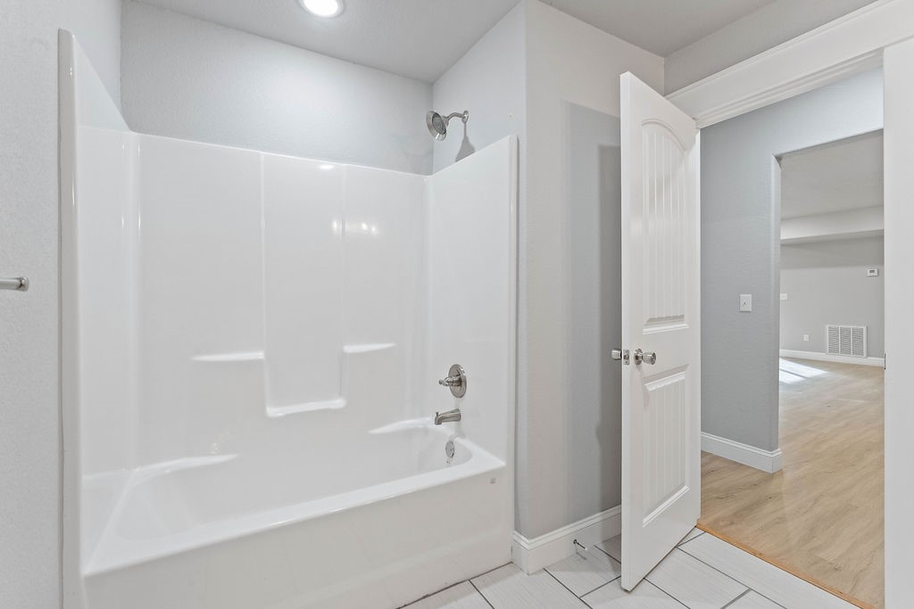 Creekwood Manor - Residential